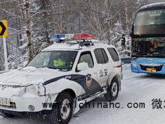 黑龙江雪乡温暖护航游客出行 警民携手保平安